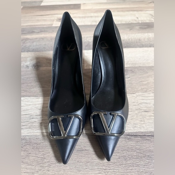 Valentino Garavani Size 41.5 - Picture 3 of 5